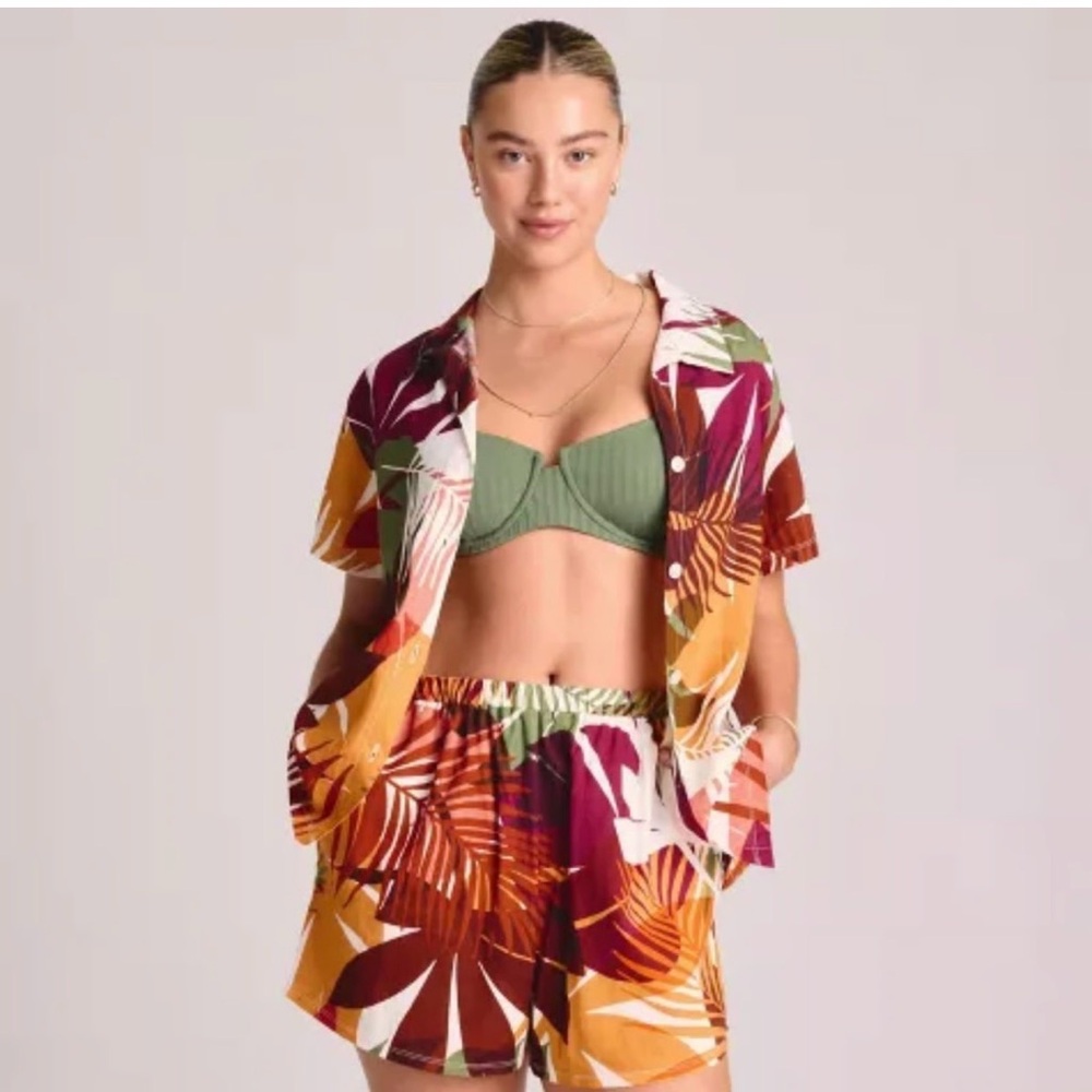 NWT Vitamin A Small Brown Top Button Front Tropical Print Linen Pearl Buttons